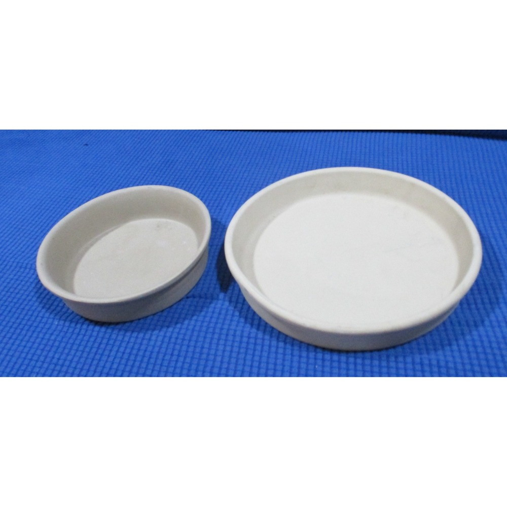Pampered Chef Family Heritage Collection Stoneware Round Baker Set 2pc USA Tan